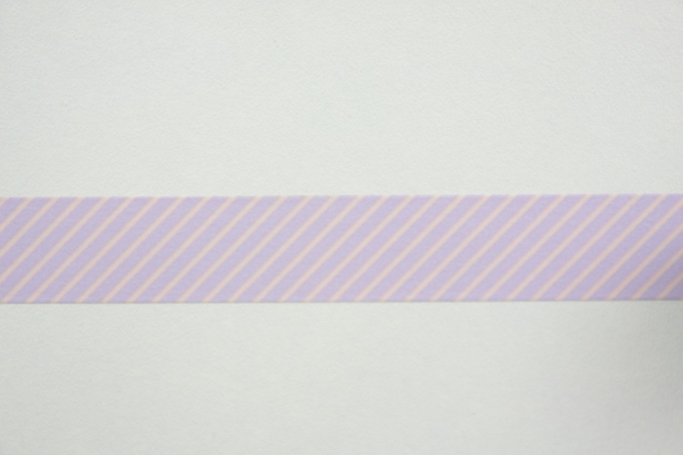 Washitape-lila-ecru-schuin streepje-2