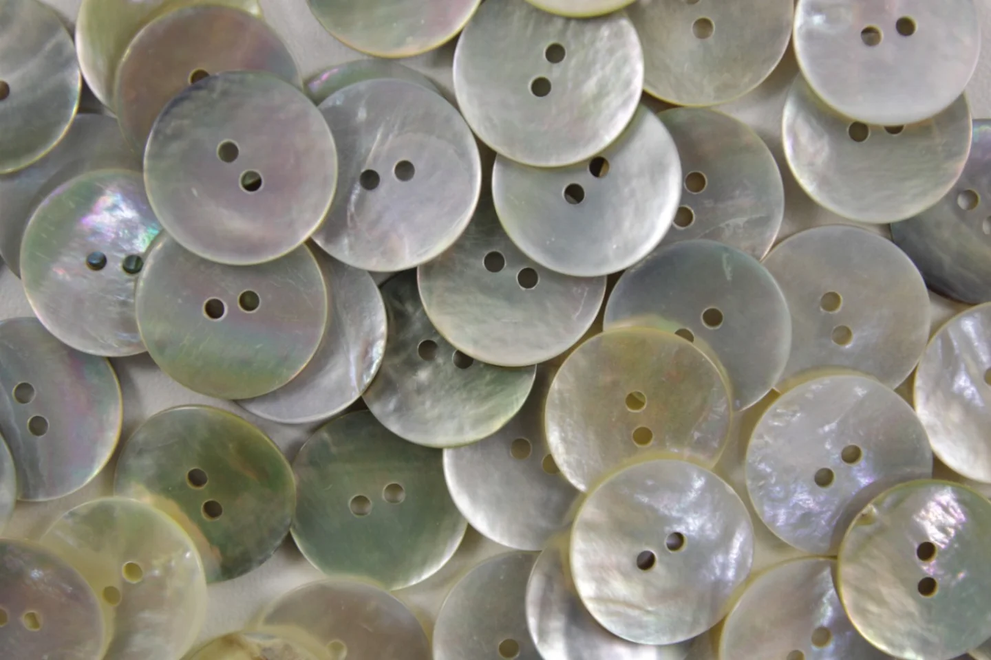 Dill knoop-parelmoer-18mm.