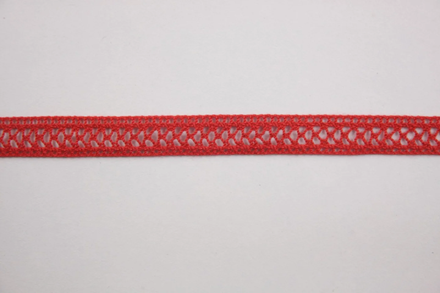 Rood bandje-kant-katoen.