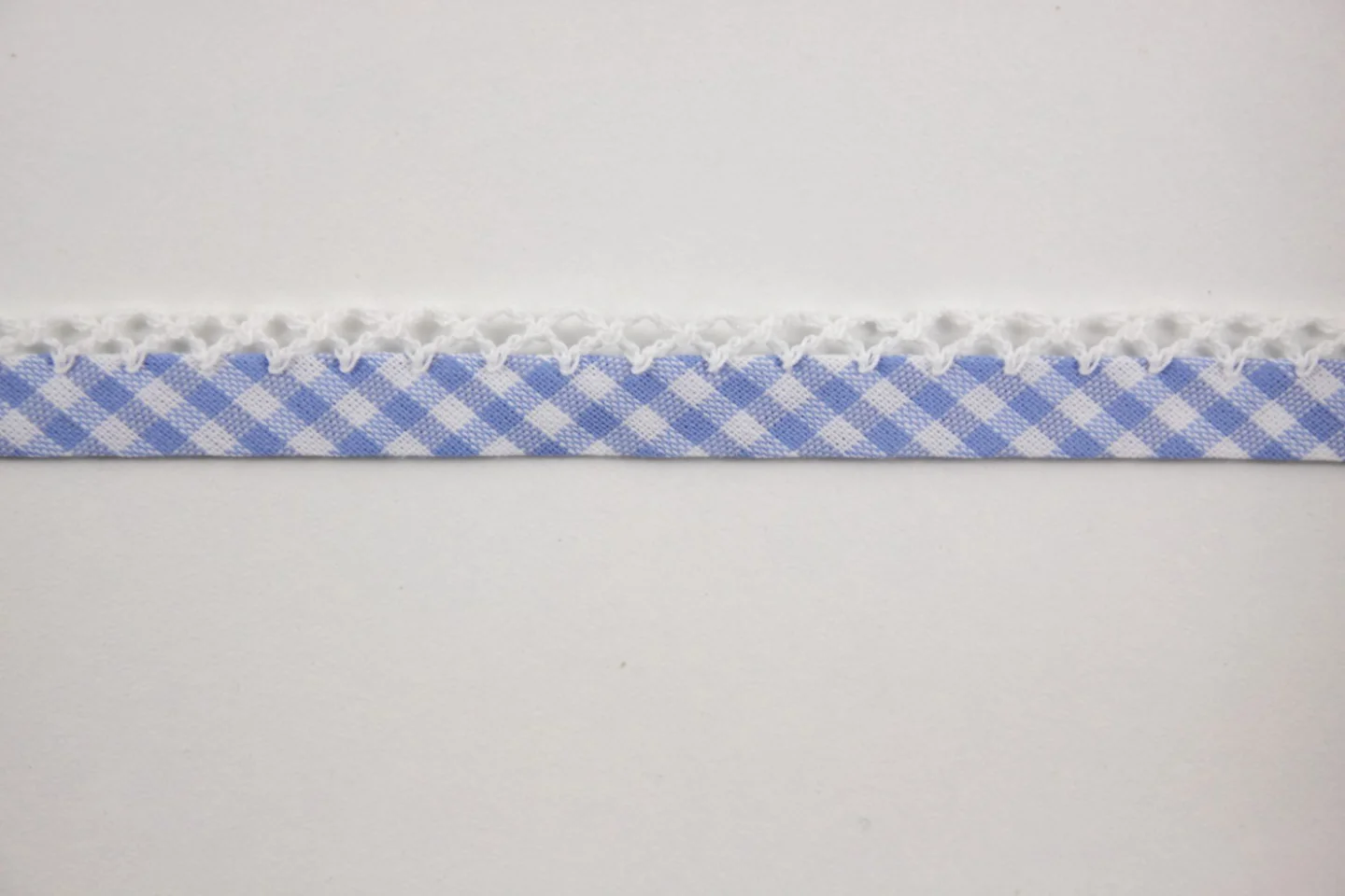 Blauw wit geruit biaisbandje-met wit kan.
