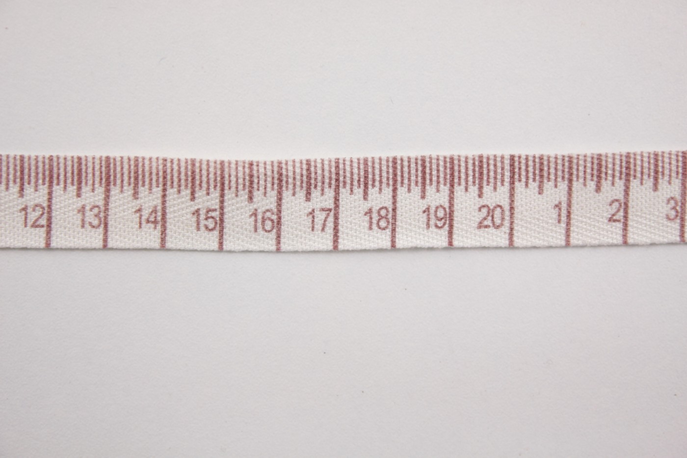Ivoor -donkerrood-centimeterband