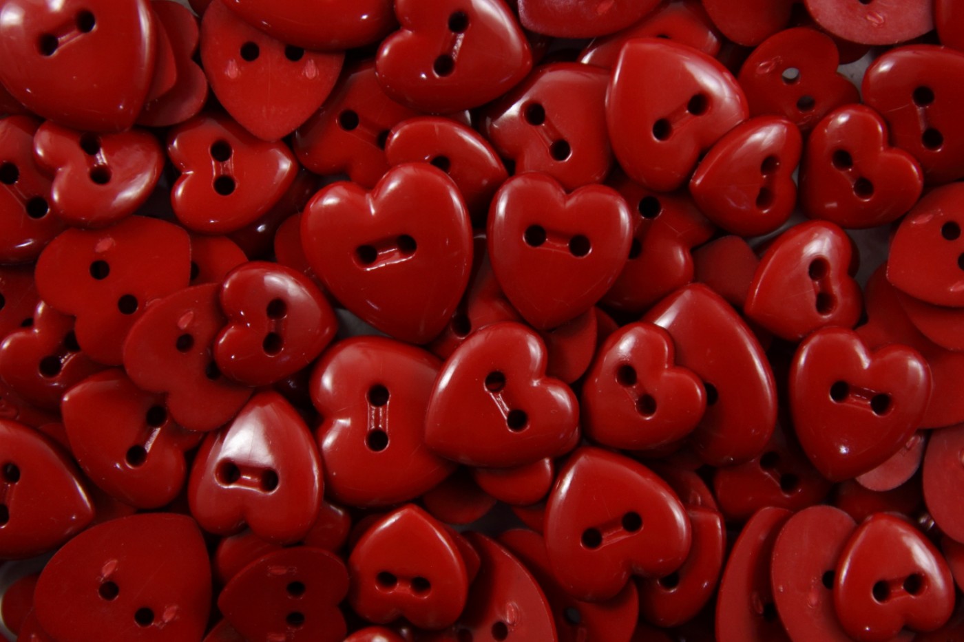 Sierknoopjes-rood-hartjes-12 14 en 17 mm