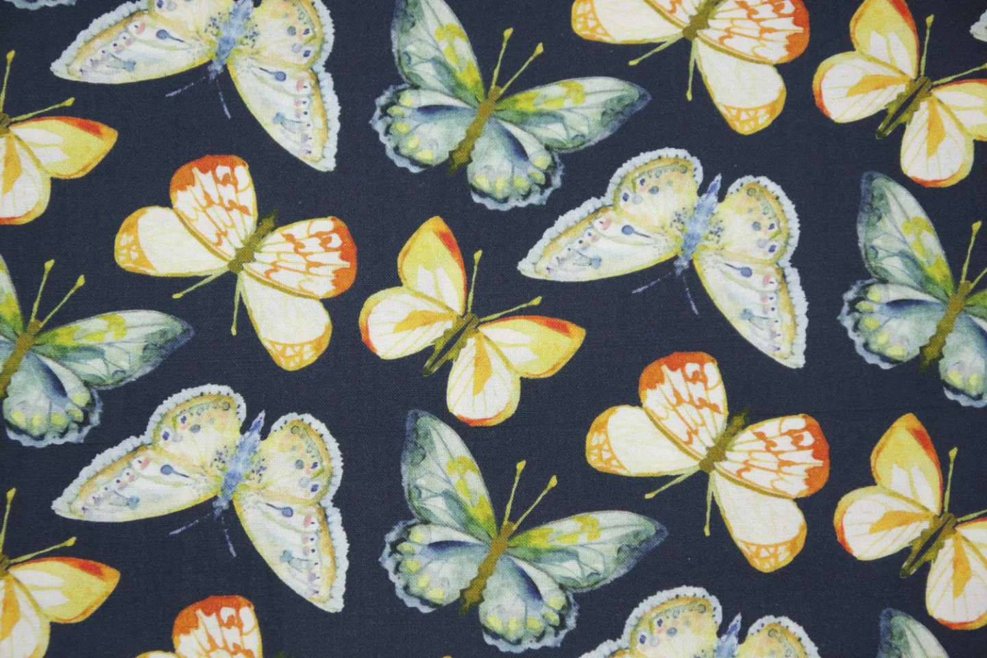 quiltstof-donkerblauw met vlinders in mu.