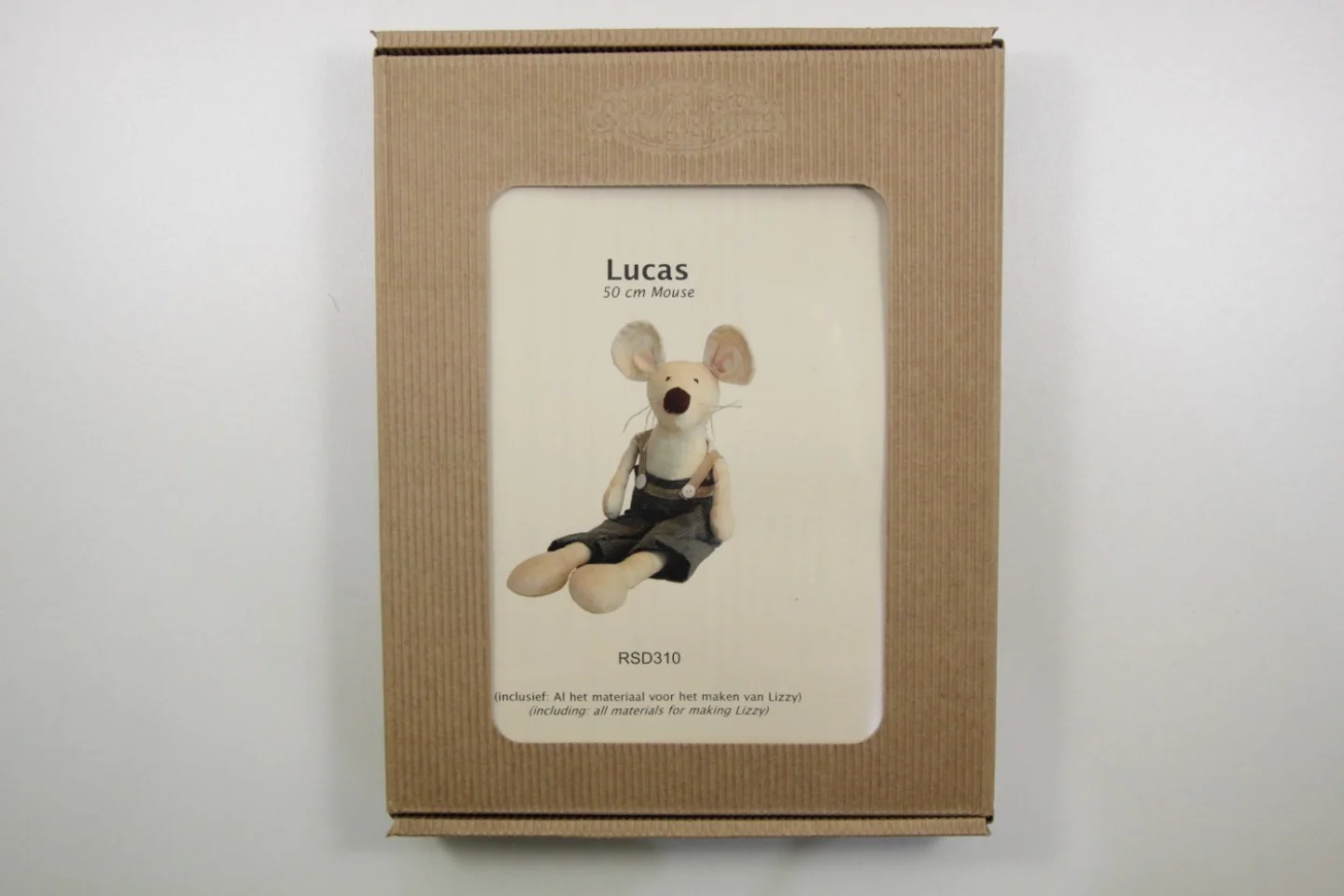 Pakketje-Lucas-jongetjesmuis-50 cm groot.