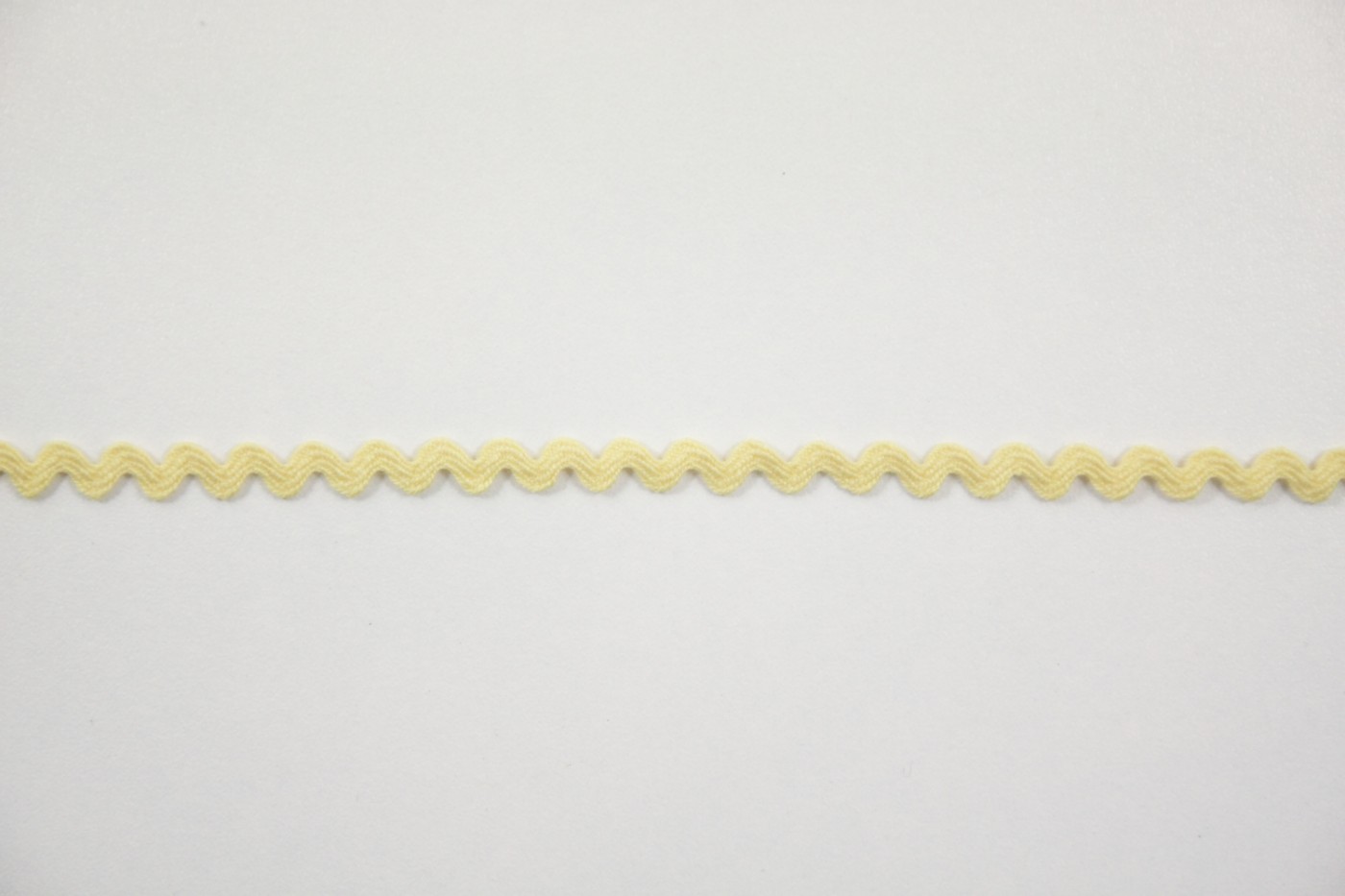 Zachtgeel zigzagband-6 mm