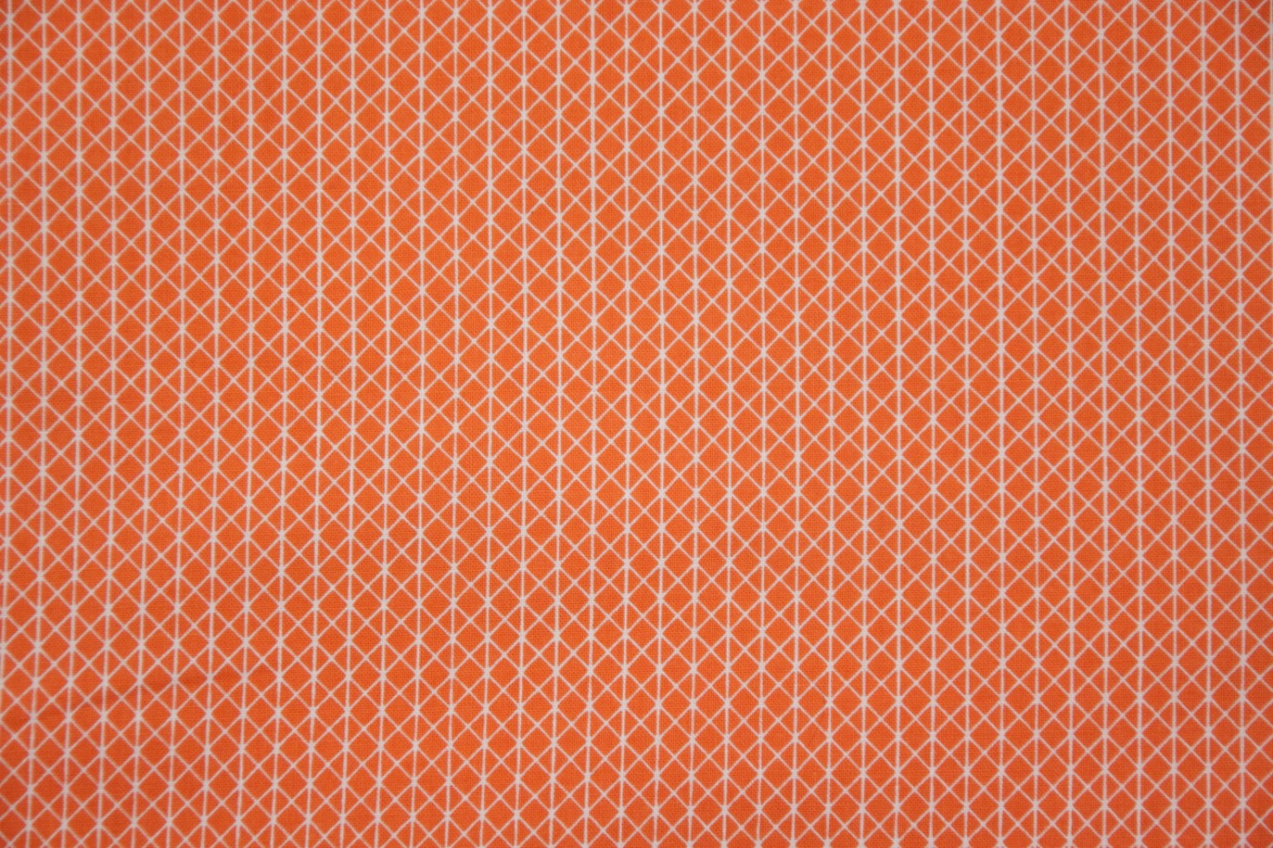 quiltstof-oranje-witte schuine ruitjes-C