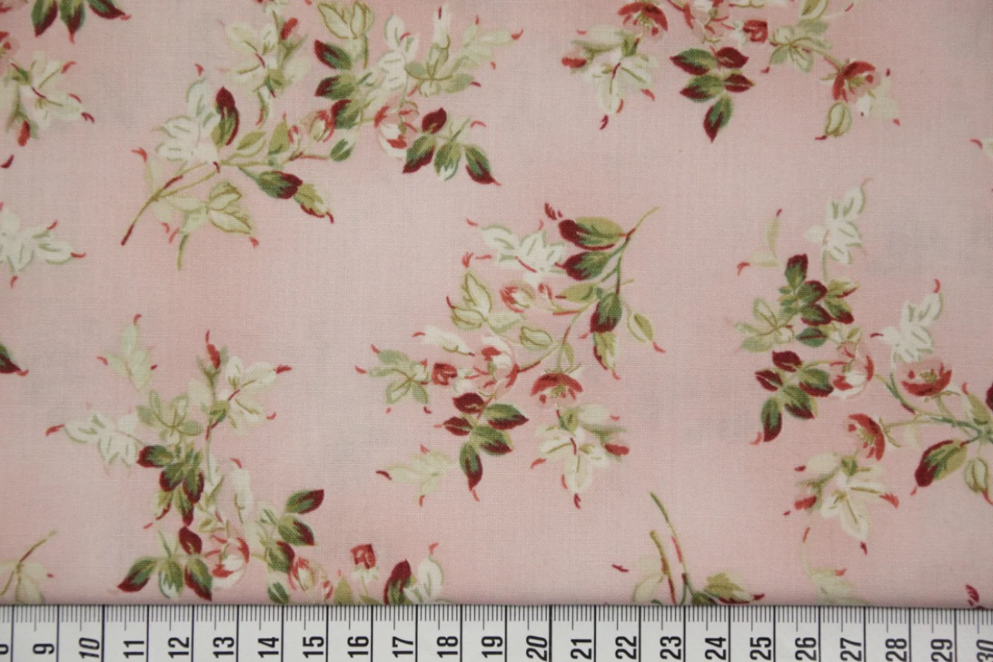 quiltstof-roze rozentakken-Maywood Studi.