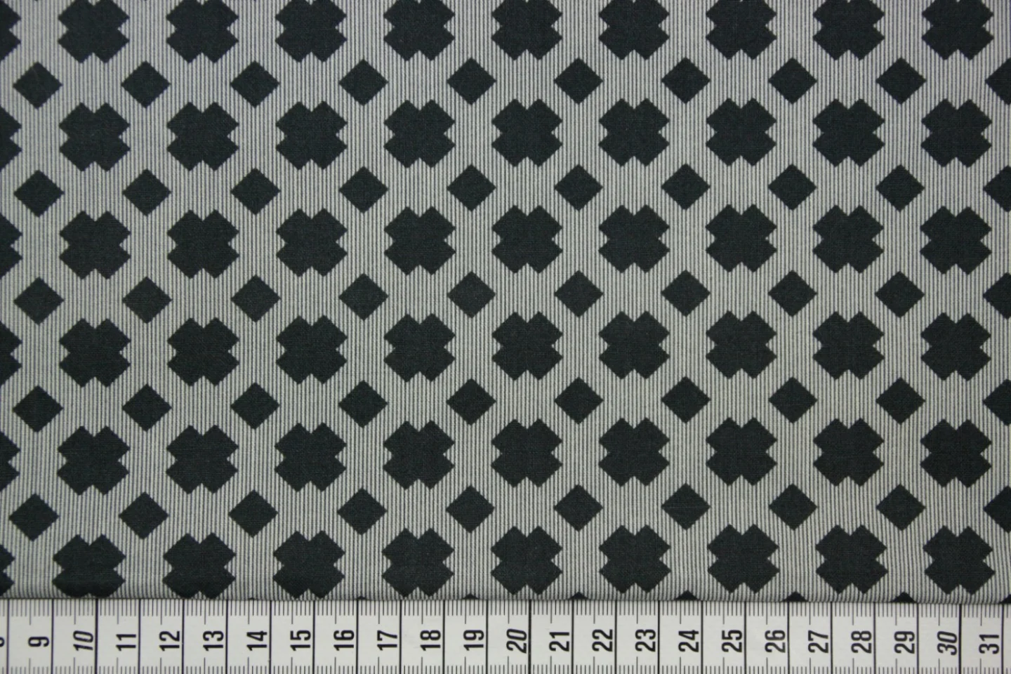 quiltstof-wit en donker blauwgrijs-groot.