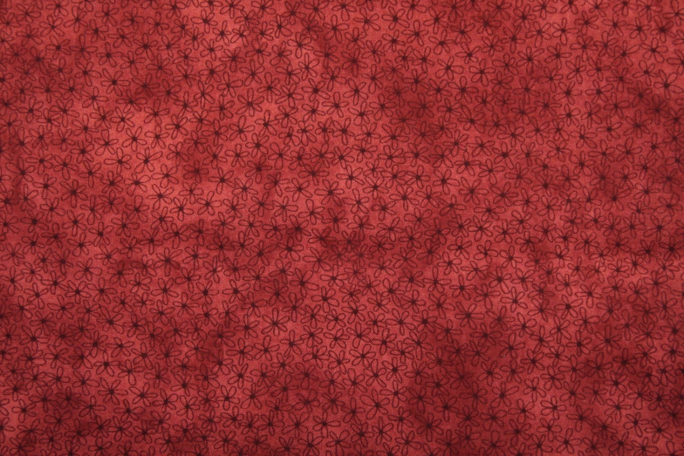 quiltstof-rood gevlamd-donkerrode bloeme