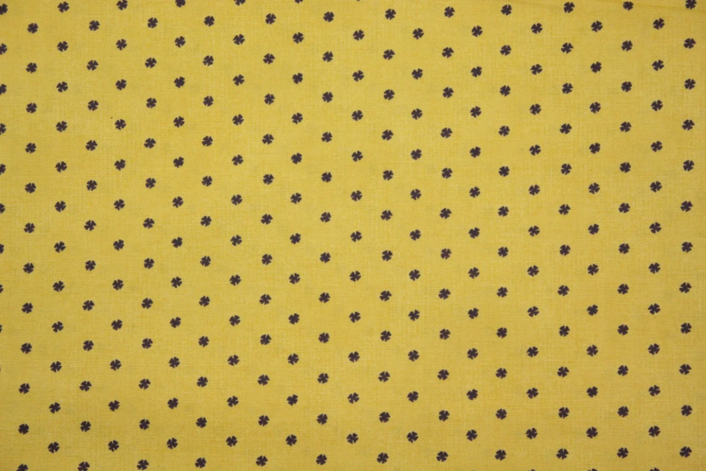 quiltstof-geel- bruin klaverblaadje-RJR-.