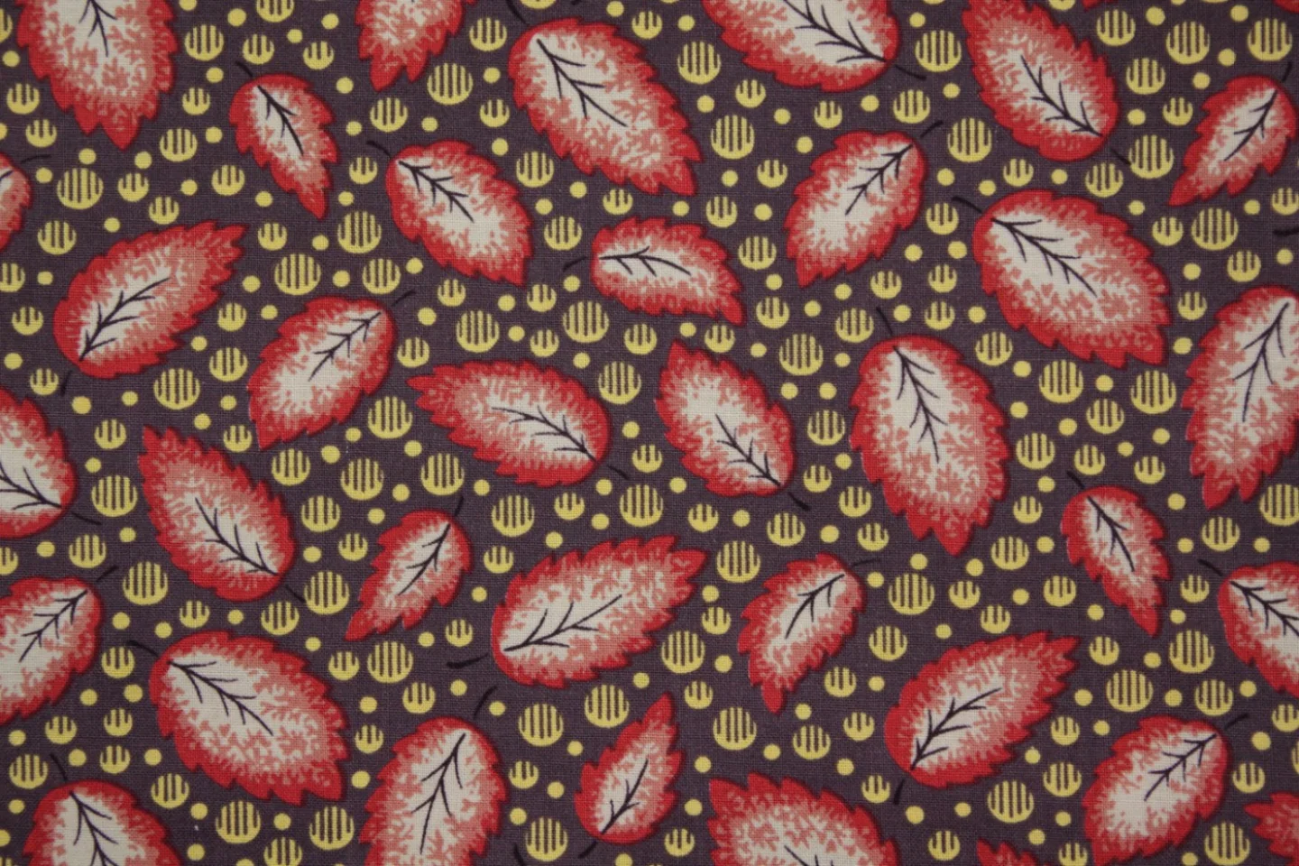 quiltstof-art deco-retro-paars-rode blad.