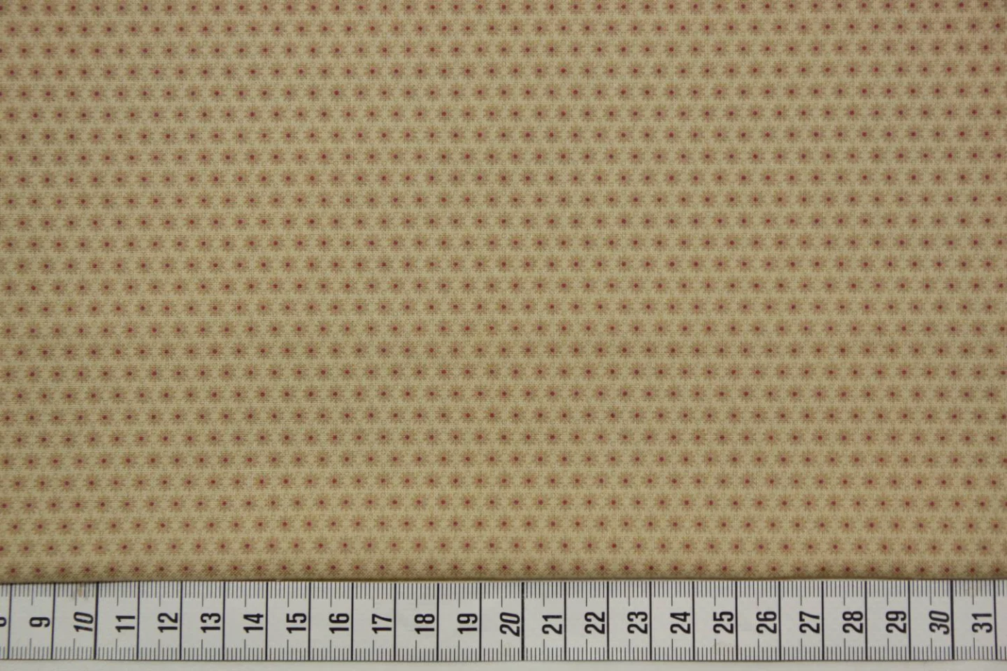 quiltstof-ecru-beige bloemetje-Marcus Fa.
