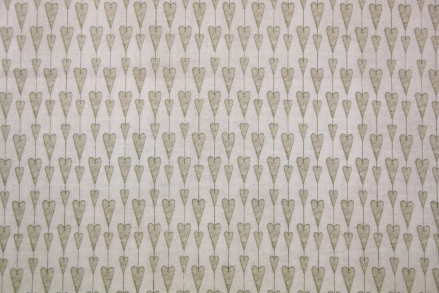 quiltstof-ecru-beige hartjes-Quilting Tr.