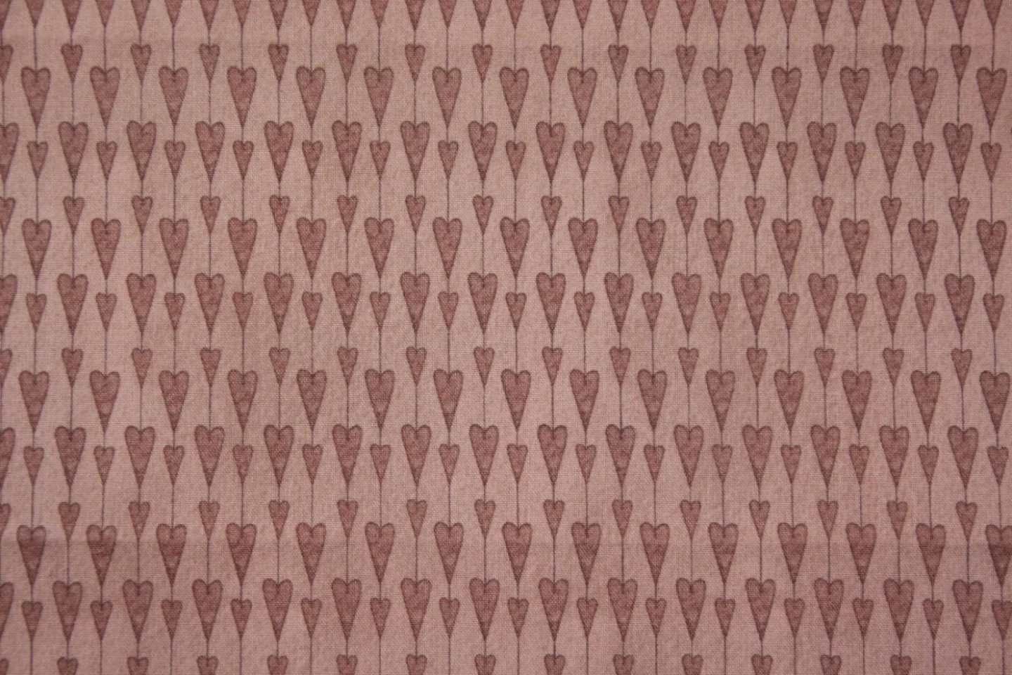 quiltstof-oudroze-hartjes-Quilting Treas.