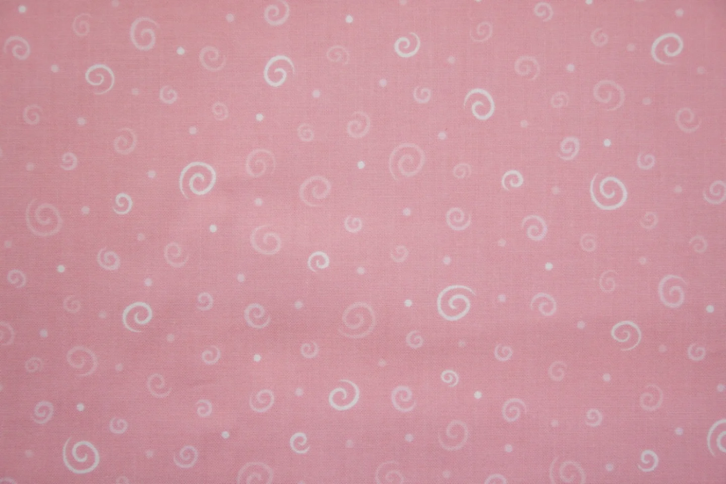 quiltstof-roze-lichtroze en witte apesta.