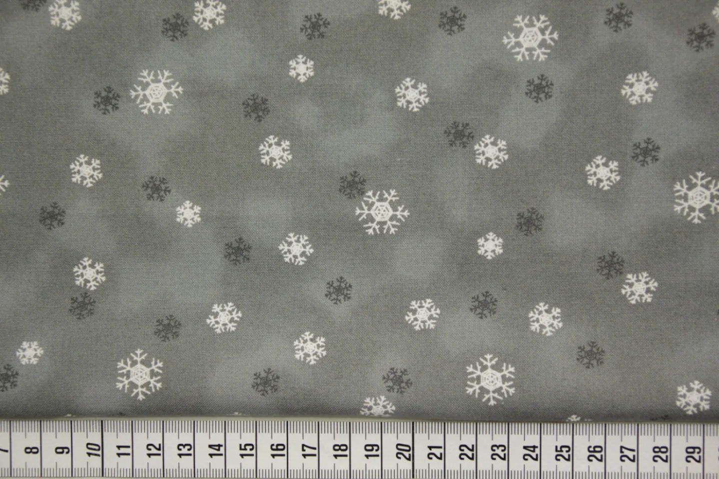 quiltstof-grijs gevlamd-witte en donkerg.
