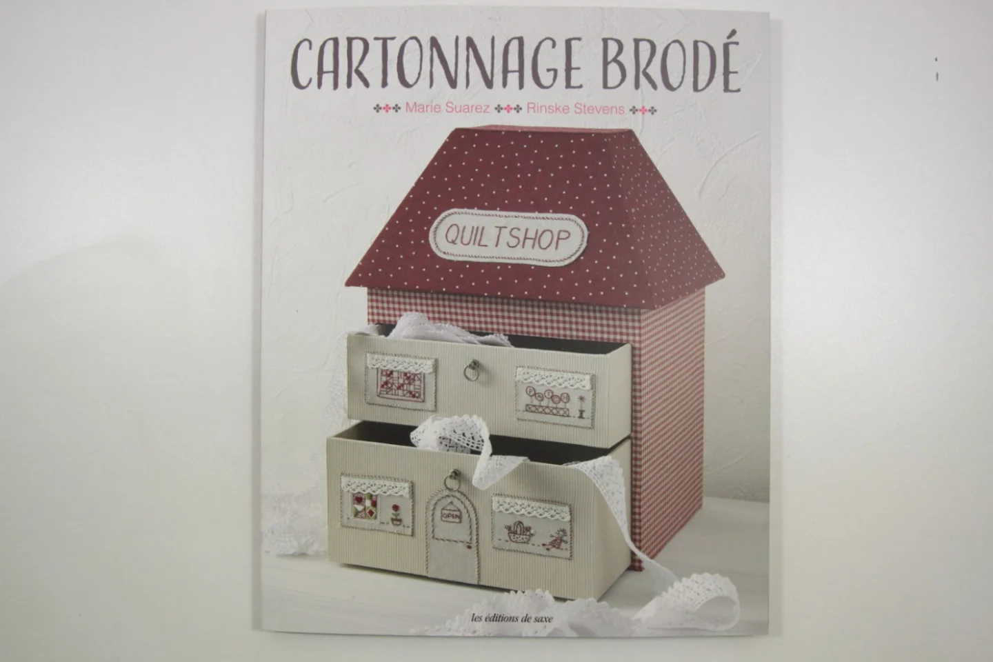 Cartonnage Brodé-Marie Suarez en Rinske.