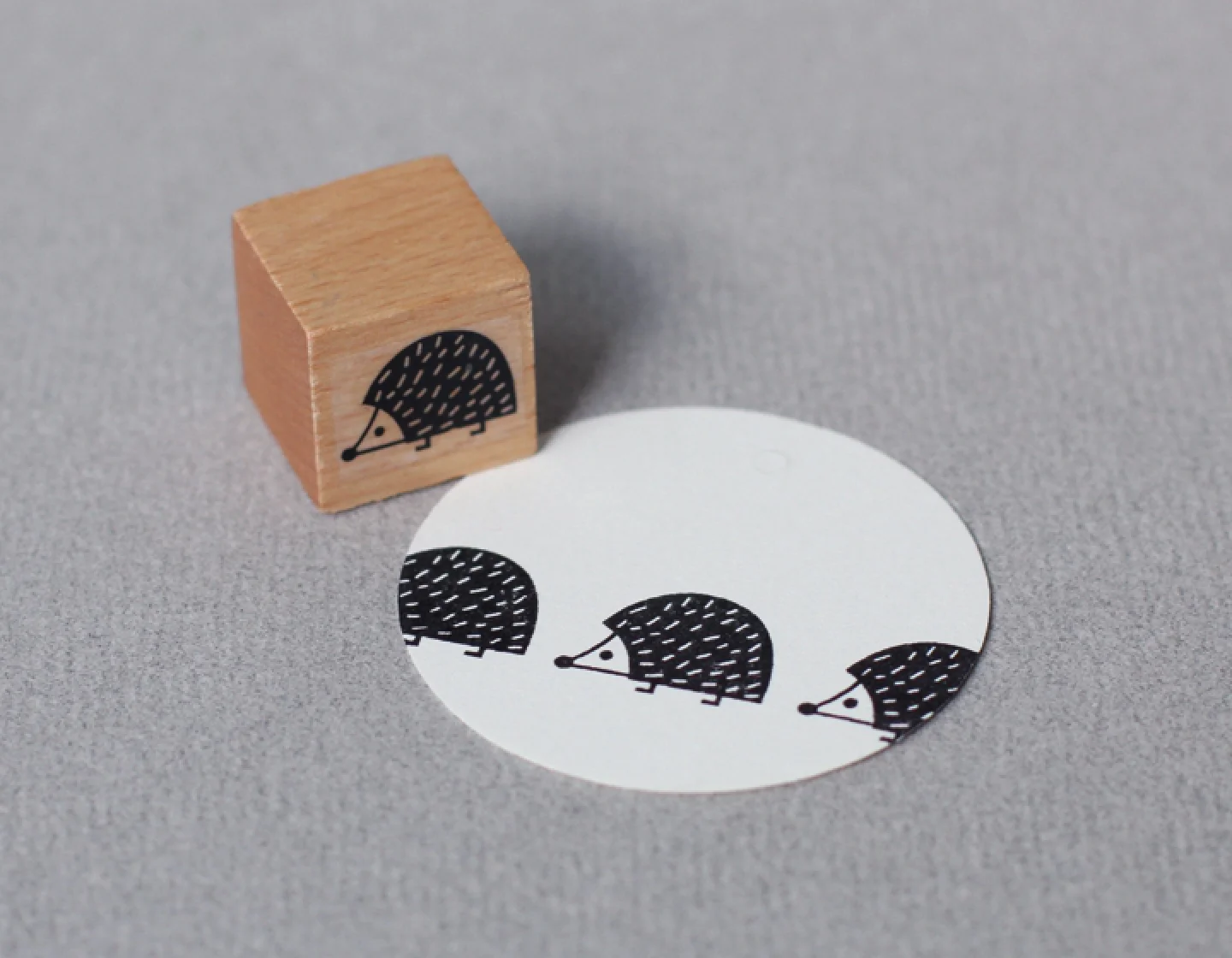 houten stempel-baby egel-egeltje-igel-pe.