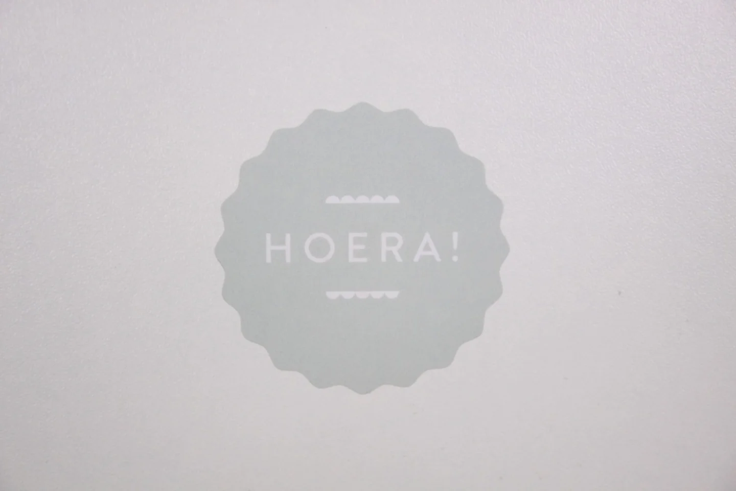 sluitsticker hoera grijs groen blauw jon.