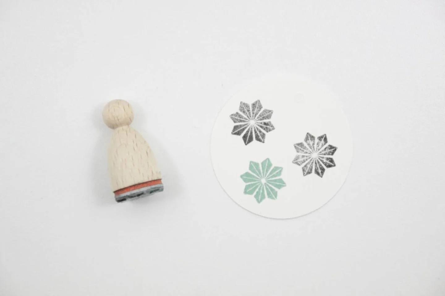 WIT-Perlenfischer houten stempel bloem p.