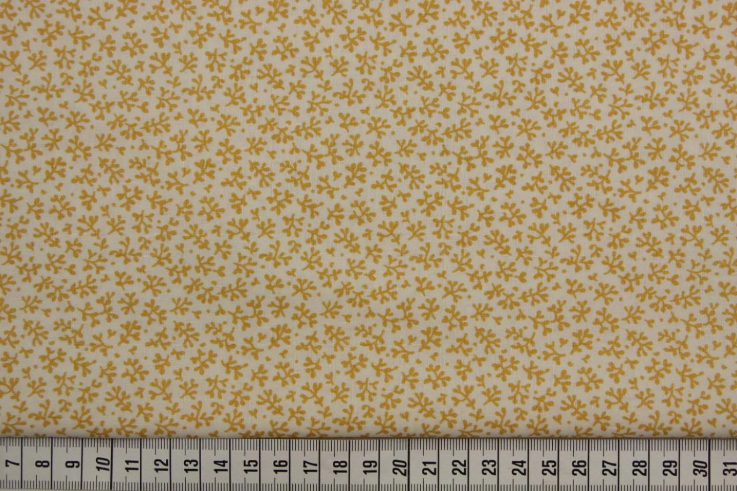 ivoor-okergele takjes-Quilting Treasures.