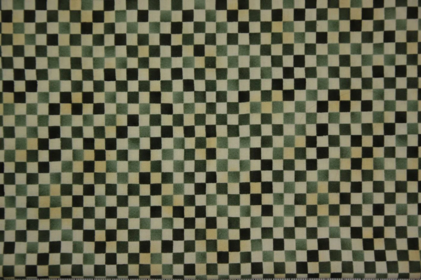 quiltstof-ivoor-grijsgroene en ecru blok.
