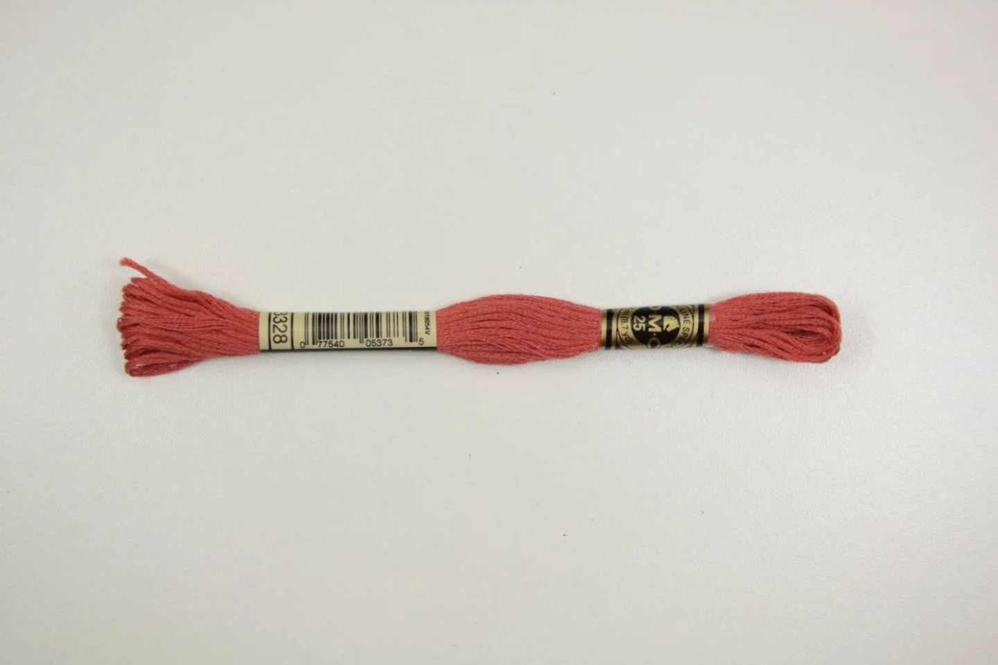 Borduurgaren-donker zalm-3328-DMC-kleur.