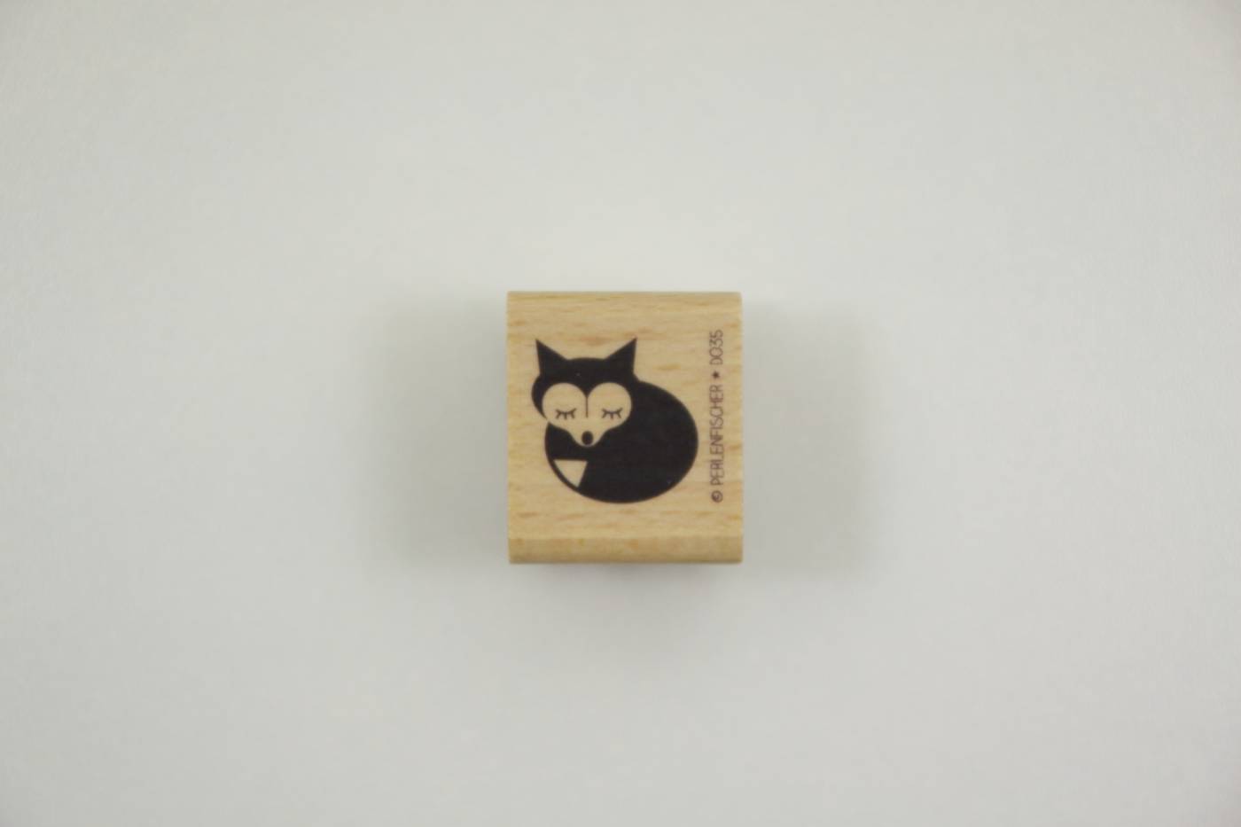 houten stempel vos slapende vos fox perl