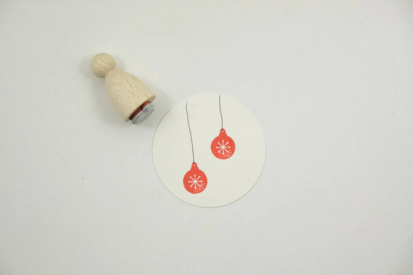 houten stempel kerstbal kugel flock kers.