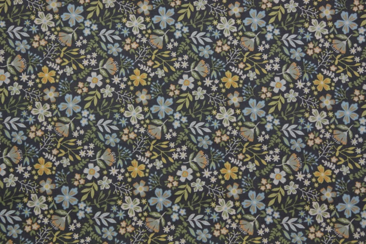 quiltstof-antracietgrijs-bloemetjes-Popp.