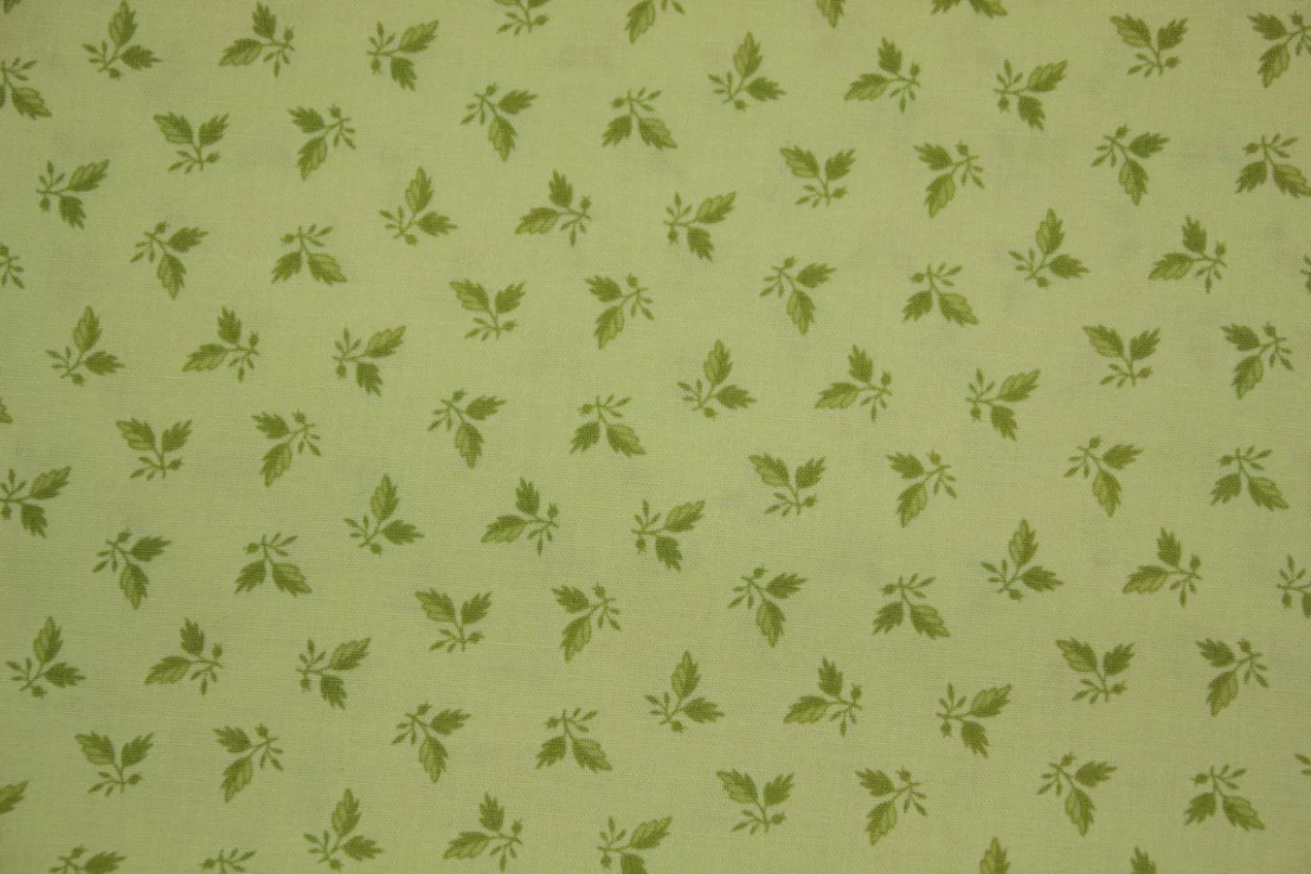 quiltstof lichtgroen-mosgroene takjes-Ma.