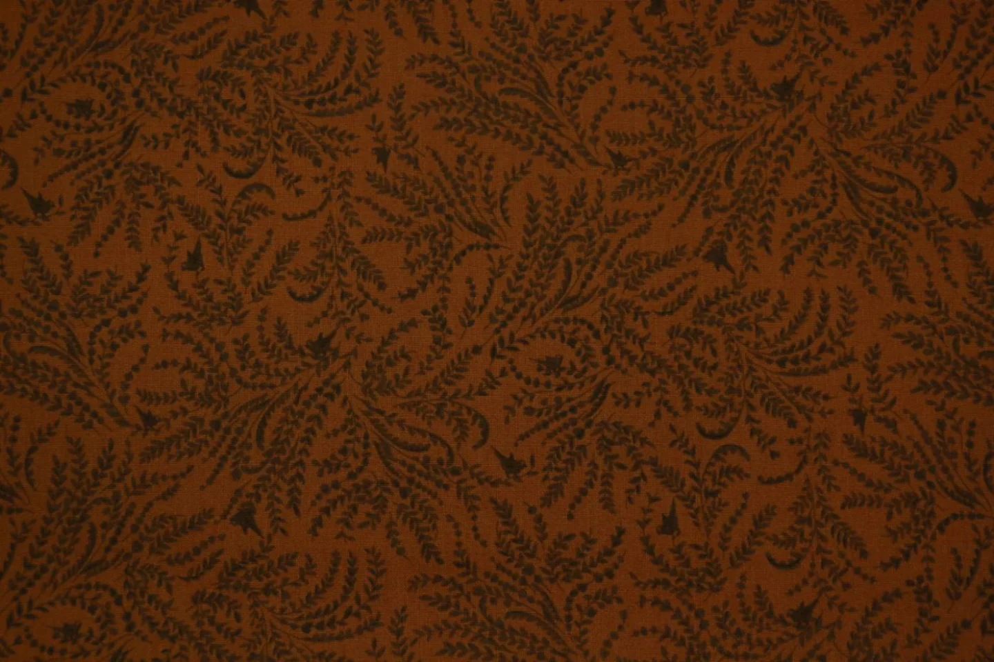 quiltstof-Roestbruin-takjes en vogeltjes.