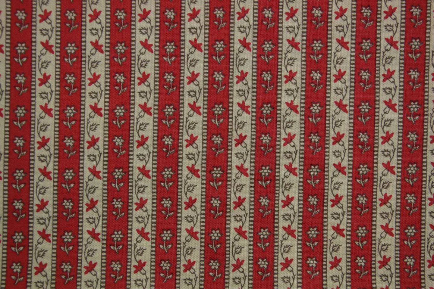 quiltstof-taupe-rood gestreept-randstof-.