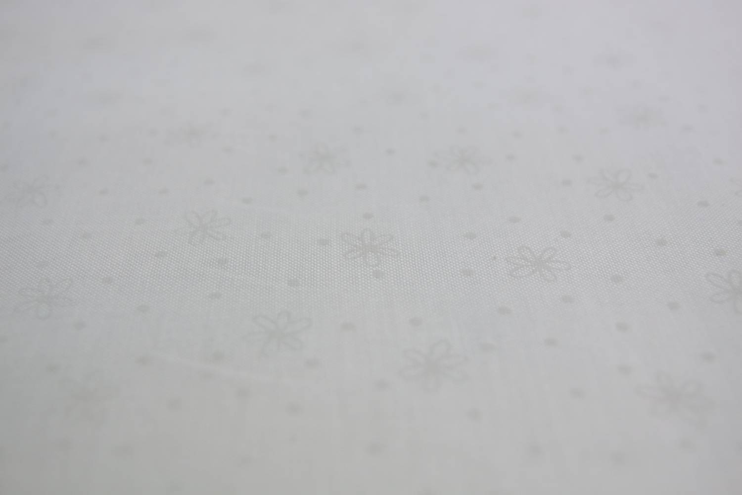quiltstof-wit op wit-wit met witte stipj
