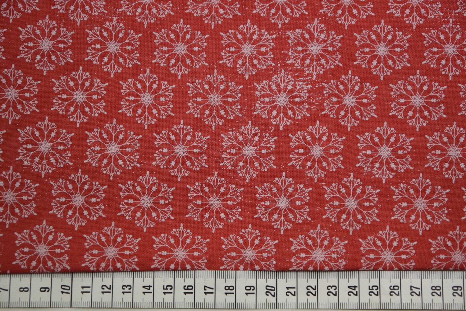 quiltstof-rozerood-witte sneeuwsterren-Y