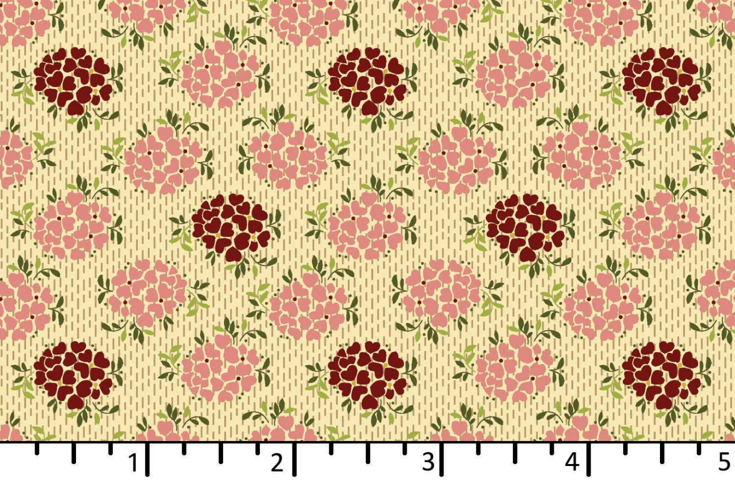 quiltstof-ecru-roze en rode hartenboeket.