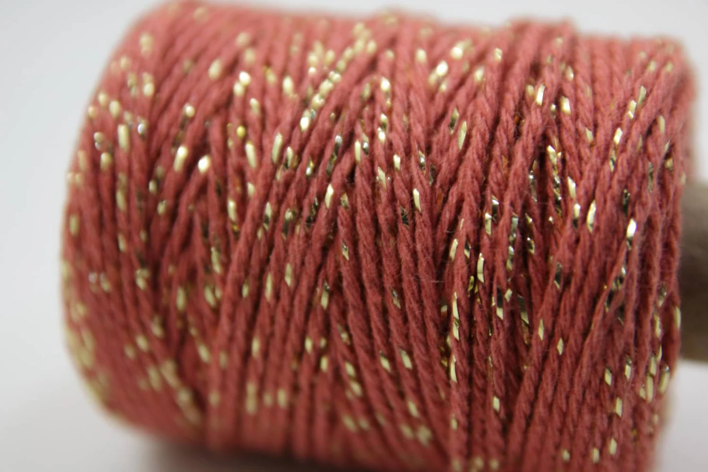 Slagerstouw-bakerstwine-Brick Red - Gold.