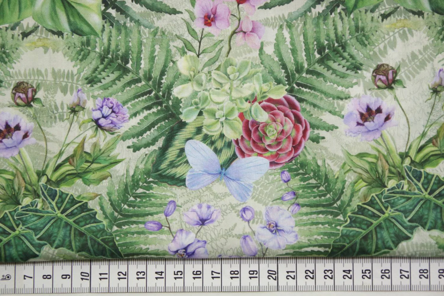 quiltstof-zachtgroen-varenbladeren en bl.