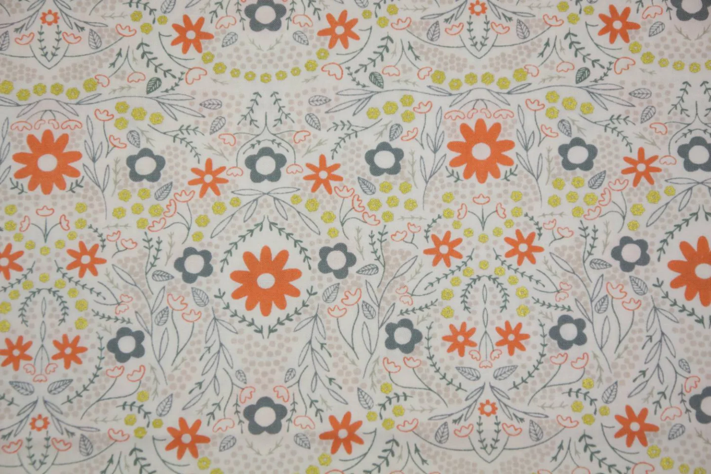 quiltstof-wit-bloemetjes met goud-Moda-M.