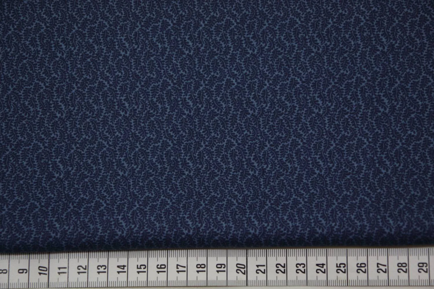 quiltstof-lichtblauw-donkerblauwe varenb.