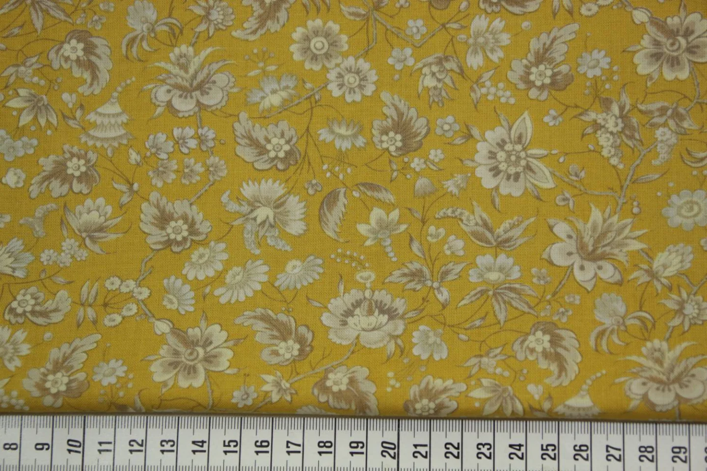 quiltstof-okergeel -bloemtakken-Moda-Mod.