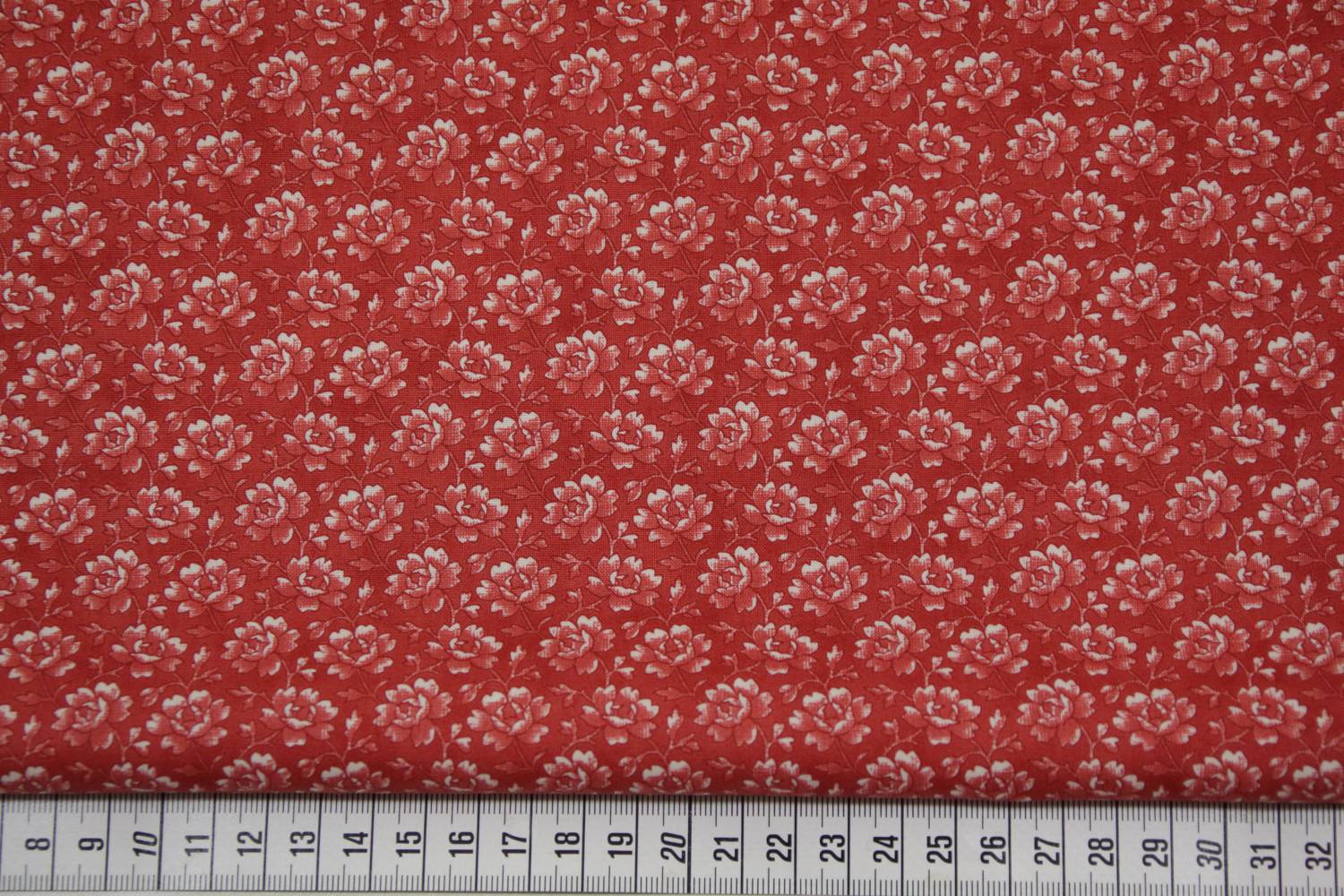 quiltstof-rood met bloemetje in rood en