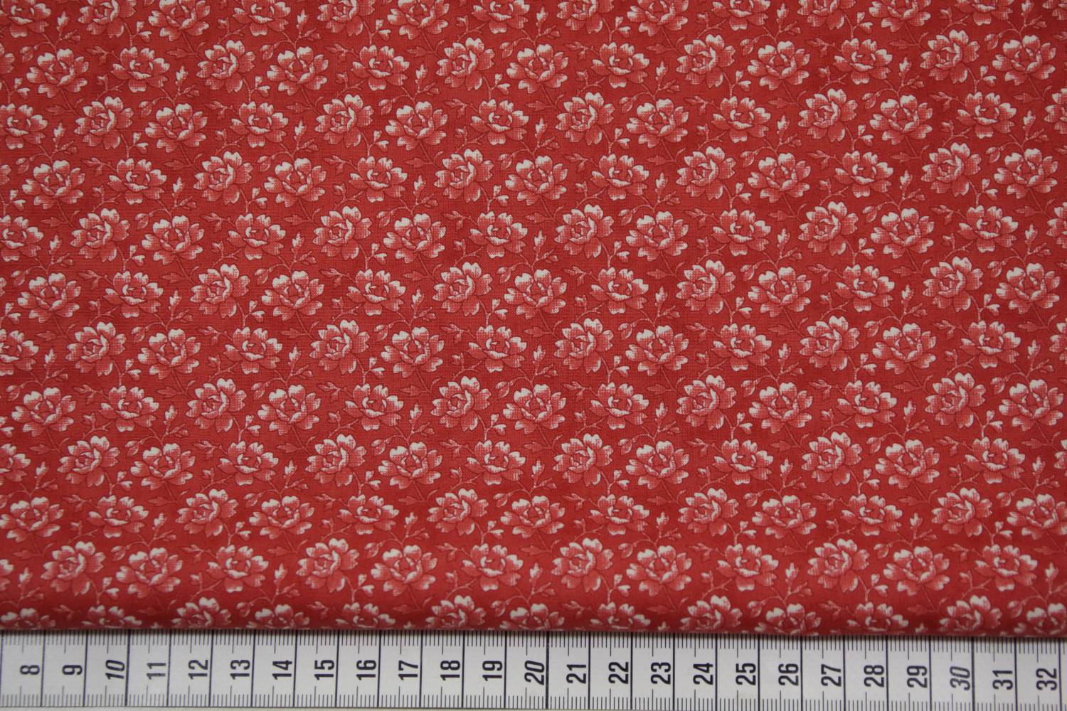 quiltstof-rood met bloemetje in rood en