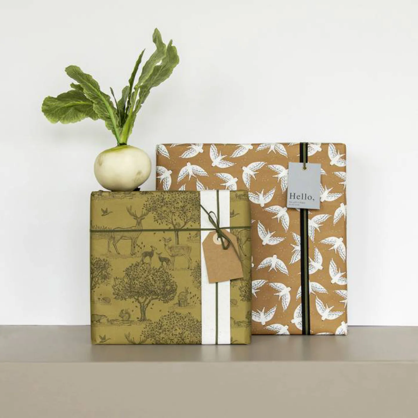 hip duurzaam inpakpapier zwaluwen cognac.