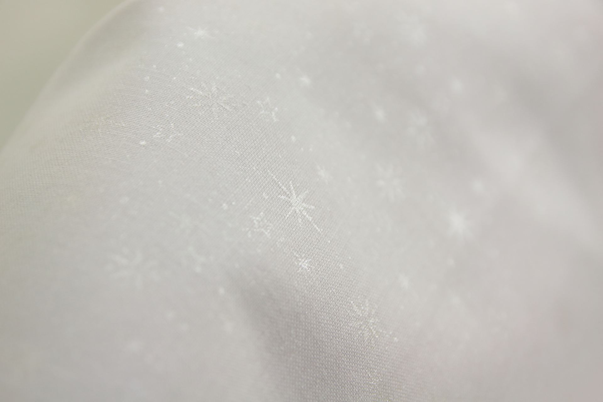quiltstof-kerst-Wit met zilveren sterret