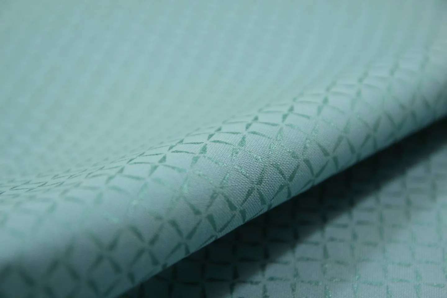 quiltstof-aquablauw-zacht glanzend ruitm.