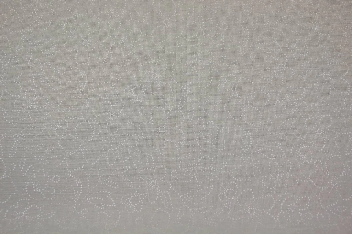 quiltstof-taupe-bloempatroon stipjes-May.