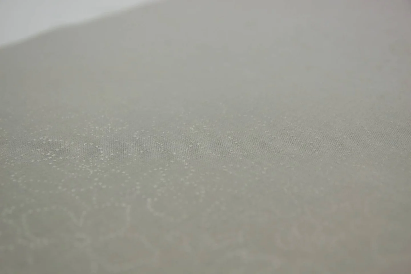 quiltstof-taupe-bloempatroon stipjes-May.