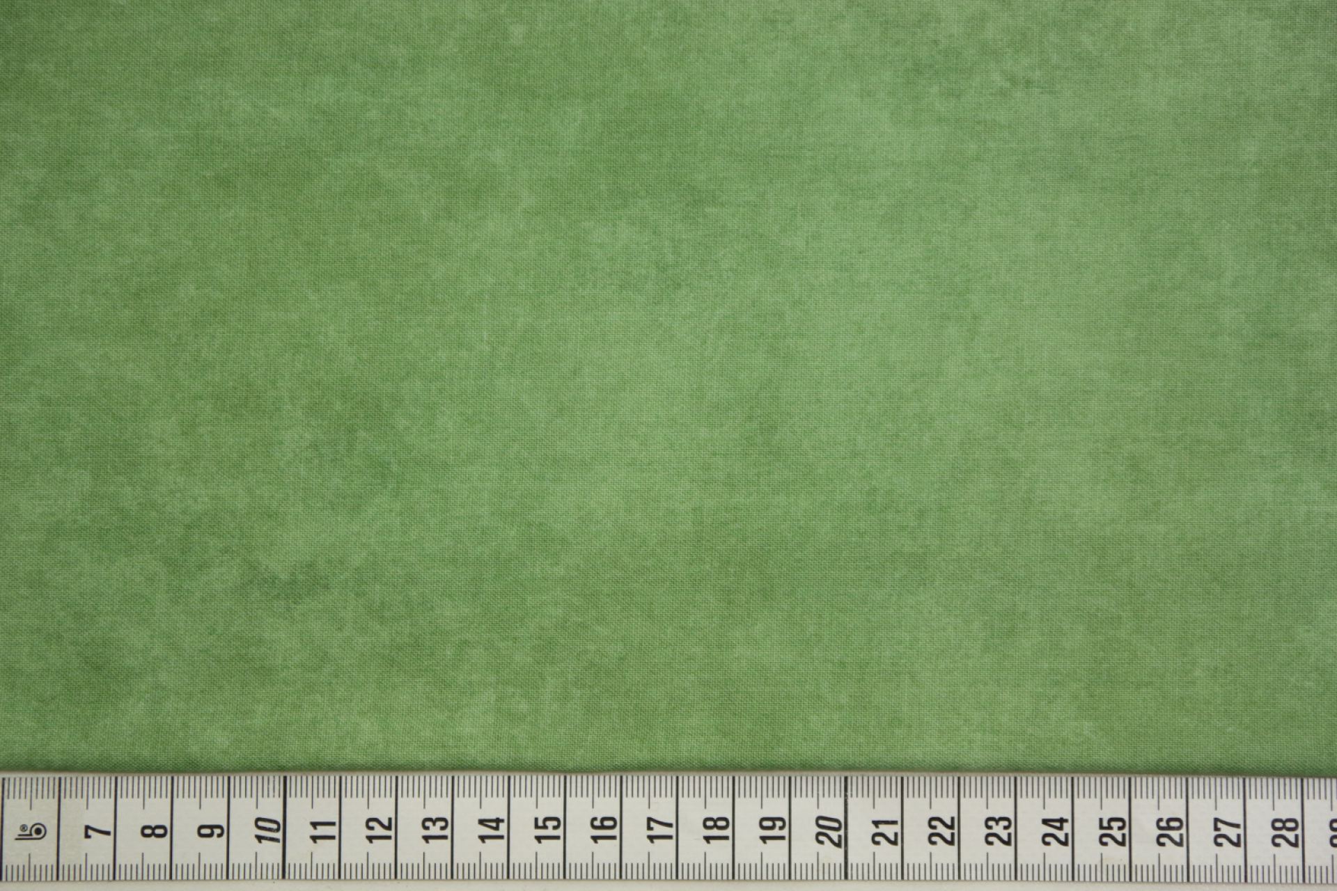 quiltstof-basisstof-Saliegroen-gevlamd-S