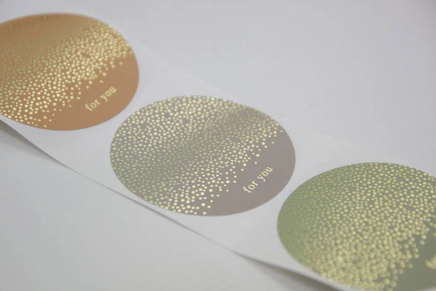 sluitstickers cadeaustickers goudfolie s.